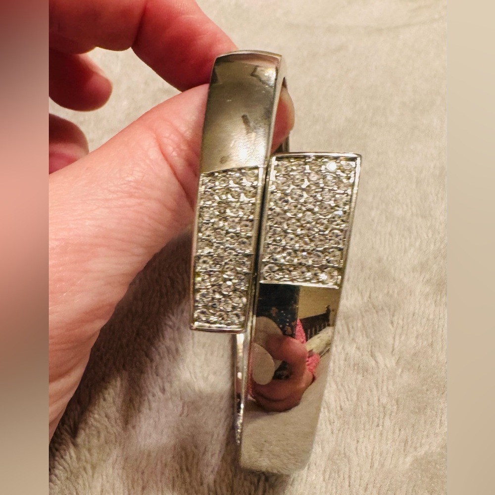 Lia Sophia “Debbie” Cut Crystal Silver Bracelet - Picture 3 of 6